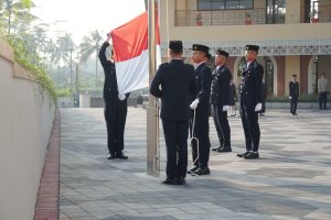 Pengibaran bendera Merah Putih dalam upacara Kemerdekaan RI di GDA